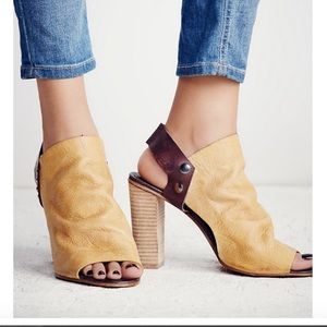 Free People “Picture This” Heel (40)